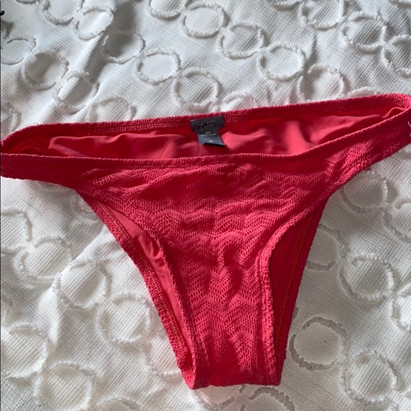 Swim bottoms size small - Picture 2 of 4